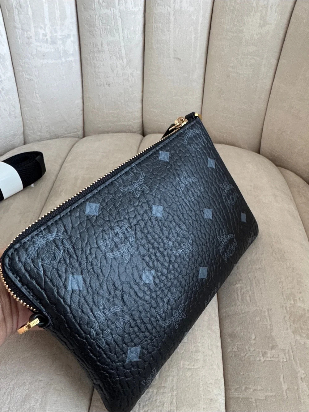 MCM compact black